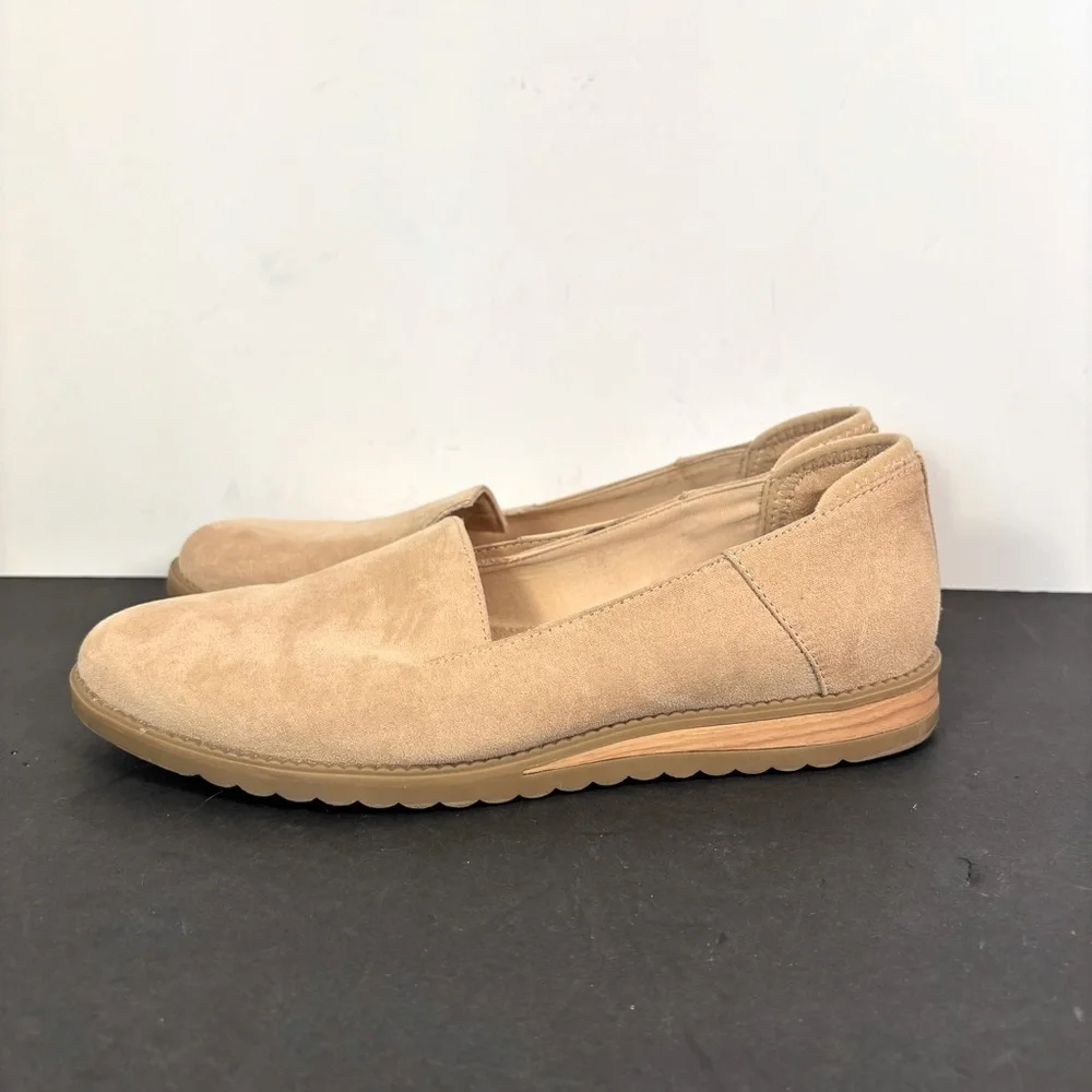 Dr. Scholl’s Beige Suede Slip-On Flats Women’s 8.5M Comfort Loafers